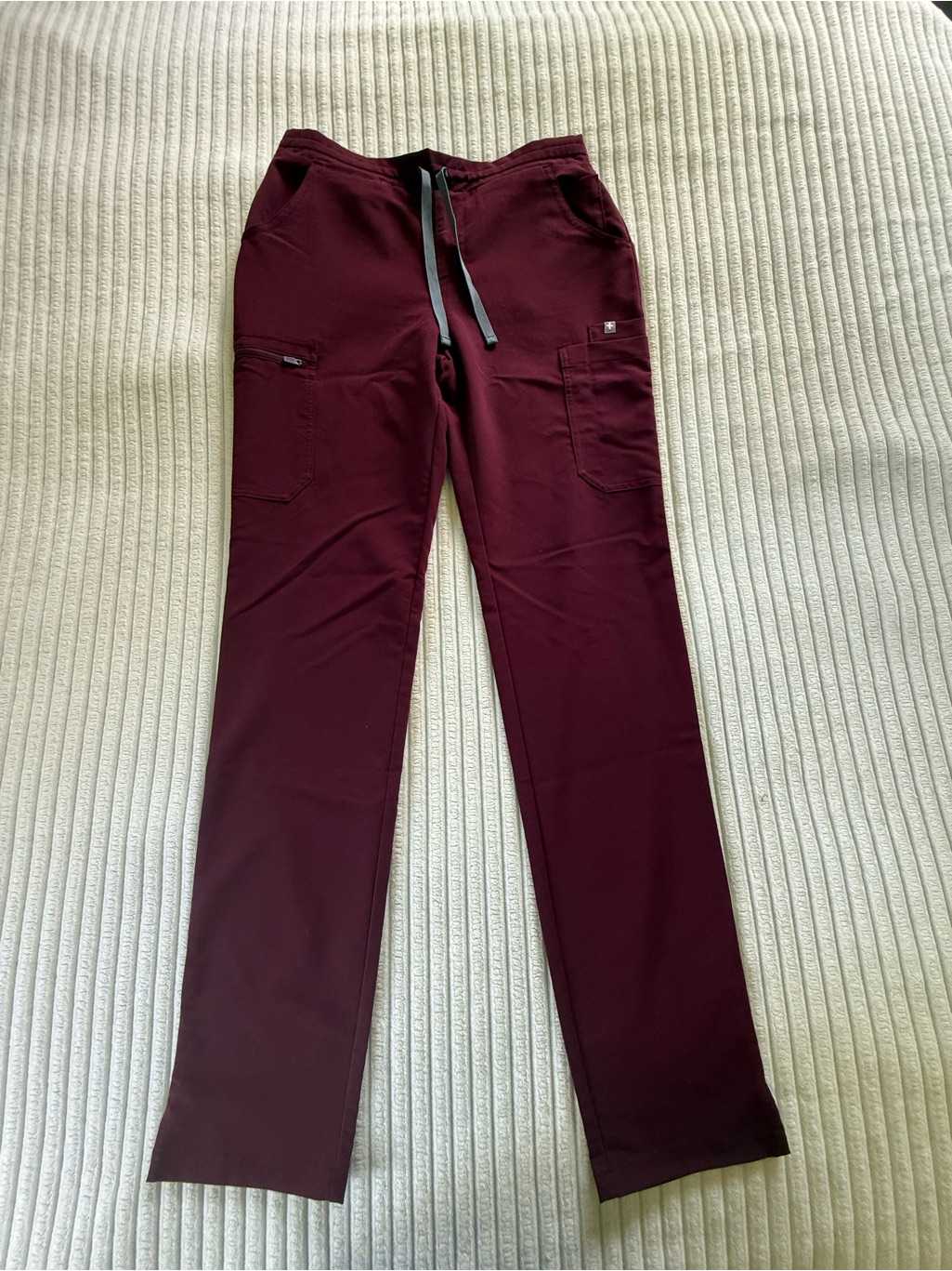 Figs Women's Maroon Elastic Waist Scrub Pants
